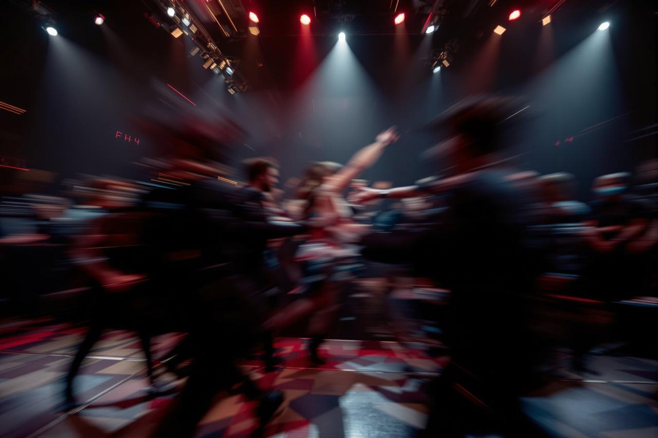 娱乐吃瓜小杰崛起引发争议,竟与明星风投公司有关联